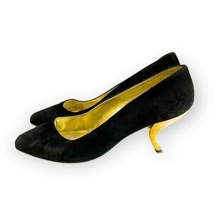 Vintage rare Roger Vivier black suede pumps with signature comma heel